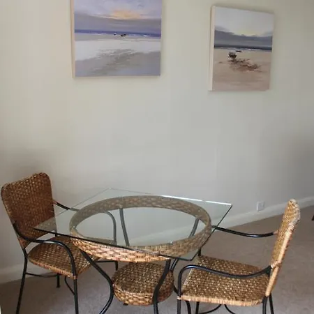 Glanmor St Ives